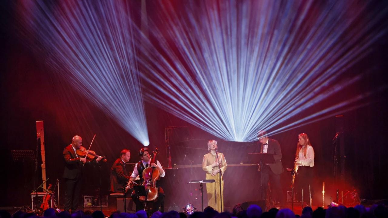 Wallis Bird & Spark Performance